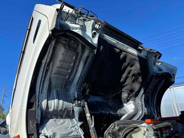 デュトロ 超ロング全低床ターボ 3t ワイド幅 超ロング ウィング 跳ね上げゲート MT LED バックカメラ スマートキー アイドリングストップ 電動格納ミラー ESC エアコン ミュージックプレイヤー接続可(40枚目)