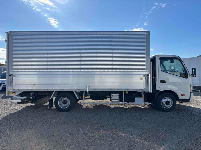 デュトロ 超ロング全低床ターボ 3t ワイド幅 超ロング ウィング 格納ゲート MT バックカメラ スマートキー アイドリングストップ 電動格納ミラー ESC エアコン パワーウィンドウ USB(6枚目)