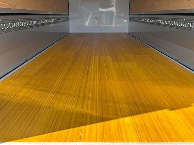 デュトロ 超ロング全低床ターボ 3t ワイド幅 超ロング ウィング 格納ゲート MT バックカメラ スマートキー アイドリングストップ 電動格納ミラー ESC エアコン パワーウィンドウ USB(14枚目)