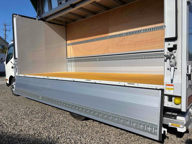 デュトロ 超ロング全低床ターボ 3t ワイド幅 超ロング ウィング 格納ゲート MT バックカメラ スマートキー アイドリングストップ 電動格納ミラー ESC エアコン パワーウィンドウ USB(19枚目)