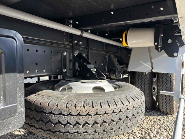 デュトロ 超ロング全低床ターボ 3t ワイド幅 超ロング ウィング 格納ゲート MT バックカメラ スマートキー アイドリングストップ 電動格納ミラー ESC エアコン パワーウィンドウ USB(29枚目)