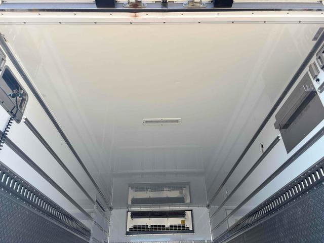 エルフトラック 3t ワイド幅 ロング 低温冷凍車 加温機能付き 格納ゲート スタンバイ付き 床縞板 サイド扉 MT ETC バックカメラ 電動格納ミラー エアコン(15枚目)