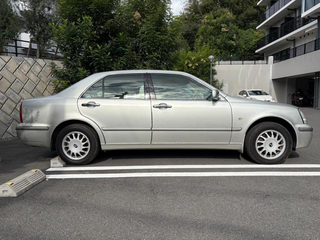 プログレ NC250 ウォールナットパッケージ 名車!プログレ入庫♪♪♪ETCもついていて高速道路もストレスフリー♪年代を感じさせないパワフルな走りも健在です!!!(5枚目)