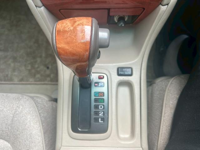 プログレ NC250 ウォールナットパッケージ 名車!プログレ入庫♪♪♪ETCもついていて高速道路もストレスフリー♪年代を感じさせないパワフルな走りも健在です!!!(34枚目)