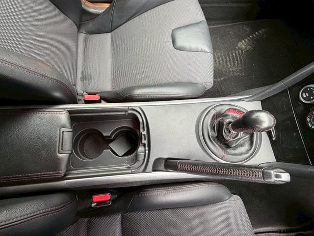 ＲＸ－８ 　ロータリーエンジン最後の車！ＲＸ－８入庫♪♪♪もちろん６速ＭＴ車です！ＨＩＤライトもついて夜道も安心！社外アルミ装備で見た目もパリッと仕上がってます！（32枚目）