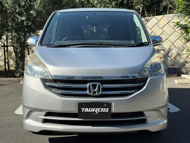 ステップワゴン Ｇ　Ｌ　ＨＤＤナビパッケージ　ユーザー買取車！人気のミニバン！ステップワゴン入庫♪♪♪ＥＴＣ付きで高速道路もストレスフリー！ＨＩＤライトで夜道も安心！（3枚目）