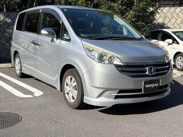 ステップワゴン Ｇ　Ｌ　ＨＤＤナビパッケージ　ユーザー買取車！人気のミニバン！ステップワゴン入庫♪♪♪ＥＴＣ付きで高速道路もストレスフリー！ＨＩＤライトで夜道も安心！（4枚目）