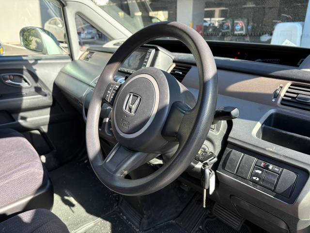 ステップワゴン Ｇ　Ｌ　ＨＤＤナビパッケージ　ユーザー買取車！人気のミニバン！ステップワゴン入庫♪♪♪ＥＴＣ付きで高速道路もストレスフリー！ＨＩＤライトで夜道も安心！（15枚目）