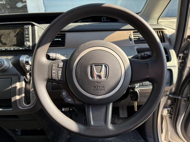 ステップワゴン Ｇ　Ｌ　ＨＤＤナビパッケージ　ユーザー買取車！人気のミニバン！ステップワゴン入庫♪♪♪ＥＴＣ付きで高速道路もストレスフリー！ＨＩＤライトで夜道も安心！（17枚目）