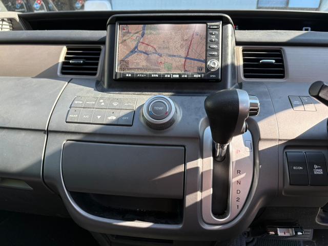 ステップワゴン Ｇ　Ｌ　ＨＤＤナビパッケージ　ユーザー買取車！人気のミニバン！ステップワゴン入庫♪♪♪ＥＴＣ付きで高速道路もストレスフリー！ＨＩＤライトで夜道も安心！（22枚目）