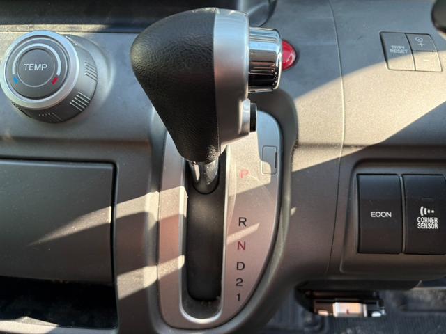 ステップワゴン Ｇ　Ｌ　ＨＤＤナビパッケージ　ユーザー買取車！人気のミニバン！ステップワゴン入庫♪♪♪ＥＴＣ付きで高速道路もストレスフリー！ＨＩＤライトで夜道も安心！（25枚目）