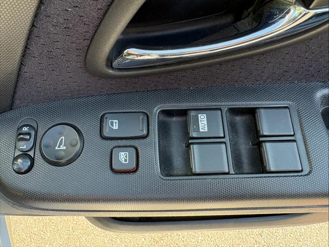 ステップワゴン Ｇ　Ｌ　ＨＤＤナビパッケージ　ユーザー買取車！人気のミニバン！ステップワゴン入庫♪♪♪ＥＴＣ付きで高速道路もストレスフリー！ＨＩＤライトで夜道も安心！（26枚目）