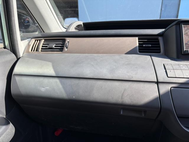 ステップワゴン Ｇ　Ｌ　ＨＤＤナビパッケージ　ユーザー買取車！人気のミニバン！ステップワゴン入庫♪♪♪ＥＴＣ付きで高速道路もストレスフリー！ＨＩＤライトで夜道も安心！（27枚目）