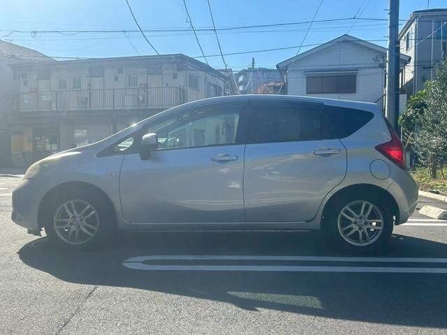 ノート 　ユーザー買取車／ナビ／バックモニター／ＴＶ／スマートキープッシュスタート／社外アルミホイール／フォグランプ／アイドリングストップ（9枚目）