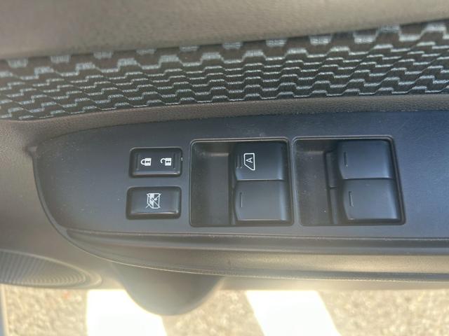 ノート 　ユーザー買取車／ナビ／バックモニター／ＴＶ／スマートキープッシュスタート／社外アルミホイール／フォグランプ／アイドリングストップ（25枚目）