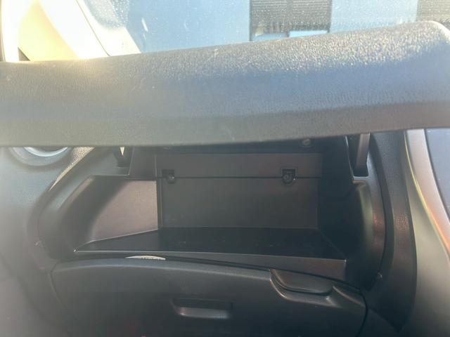 ノート 　ユーザー買取車／ナビ／バックモニター／ＴＶ／スマートキープッシュスタート／社外アルミホイール／フォグランプ／アイドリングストップ（33枚目）