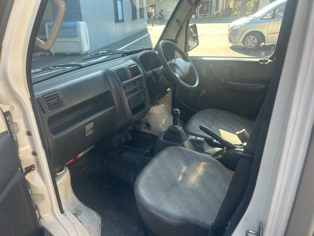 キャリイトラック ＫＣエアコン・パワステ　ユーザー買取車！キャリィトラック入庫♪♪♪５速ＭＴ車！エアコンも問題なしです！オールペイントもきれいな仕上がりになってます！（30枚目）