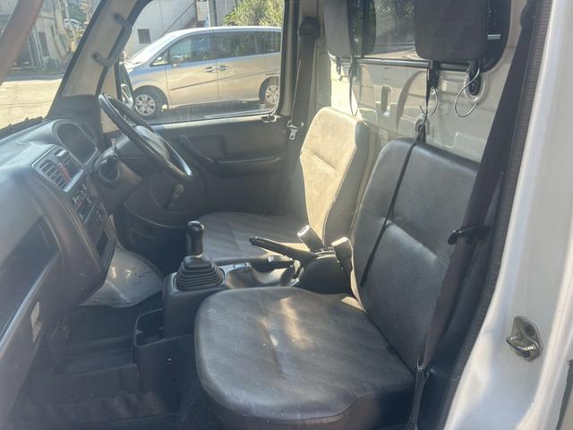 キャリイトラック ＫＣエアコン・パワステ　ユーザー買取車！キャリィトラック入庫♪♪♪５速ＭＴ車！エアコンも問題なしです！オールペイントもきれいな仕上がりになってます！（31枚目）