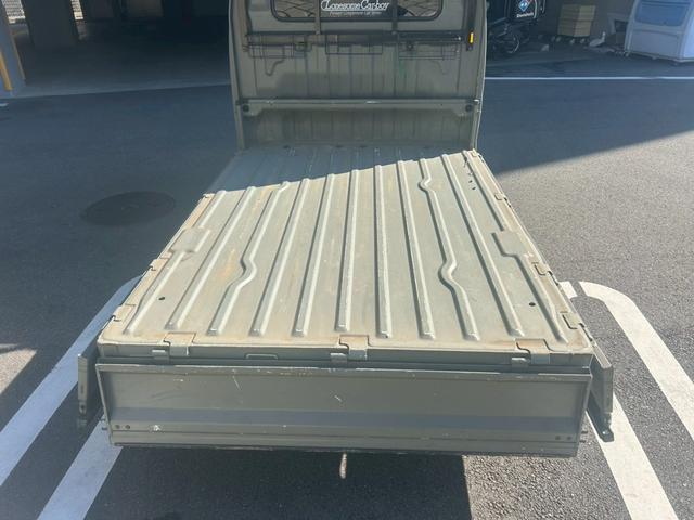 キャリイトラック ＫＣエアコン・パワステ　ユーザー買取車！キャリィトラック入庫♪♪♪５速ＭＴ車！エアコンも問題なしです！オールペイントもきれいな仕上がりになってます！（36枚目）