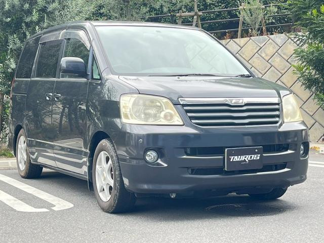 ノア Ｘ　Ｖセレクション　ユーザー買取車！ノア入庫♪♪♪大人気のミニバンの入庫です！８人乗りで大家族や買い物で大荷物でも安心！もちろんナビ付で遠出にも最適です！（4枚目）