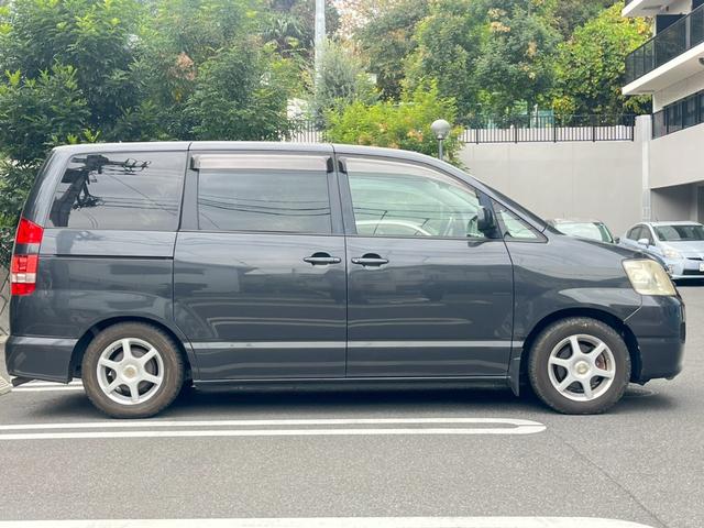 ノア Ｘ　Ｖセレクション　ユーザー買取車！ノア入庫♪♪♪大人気のミニバンの入庫です！８人乗りで大家族や買い物で大荷物でも安心！もちろんナビ付で遠出にも最適です！（5枚目）