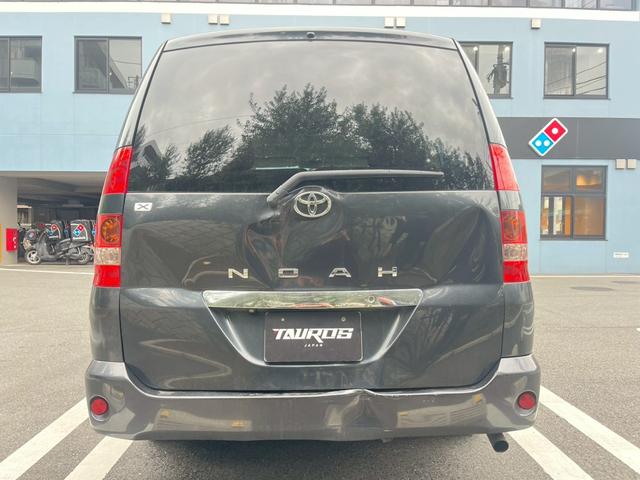 ノア Ｘ　Ｖセレクション　ユーザー買取車！ノア入庫♪♪♪大人気のミニバンの入庫です！８人乗りで大家族や買い物で大荷物でも安心！もちろんナビ付で遠出にも最適です！（7枚目）