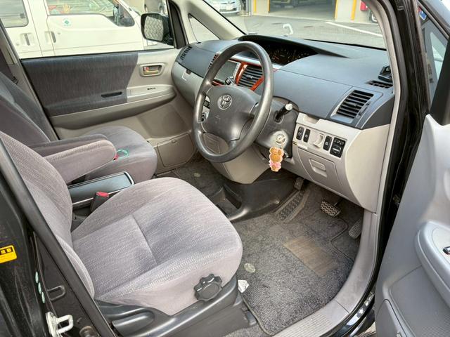 ノア Ｘ　Ｖセレクション　ユーザー買取車！ノア入庫♪♪♪大人気のミニバンの入庫です！８人乗りで大家族や買い物で大荷物でも安心！もちろんナビ付で遠出にも最適です！（18枚目）