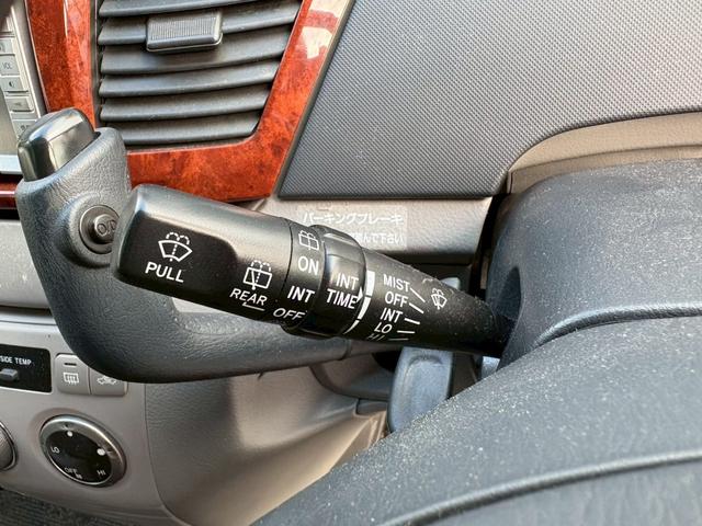 ノア Ｘ　Ｖセレクション　ユーザー買取車！ノア入庫♪♪♪大人気のミニバンの入庫です！８人乗りで大家族や買い物で大荷物でも安心！もちろんナビ付で遠出にも最適です！（21枚目）