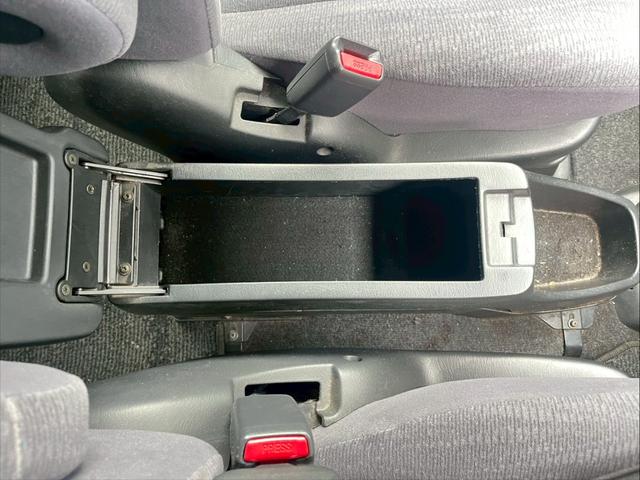 ノア Ｘ　Ｖセレクション　ユーザー買取車！ノア入庫♪♪♪大人気のミニバンの入庫です！８人乗りで大家族や買い物で大荷物でも安心！もちろんナビ付で遠出にも最適です！（29枚目）