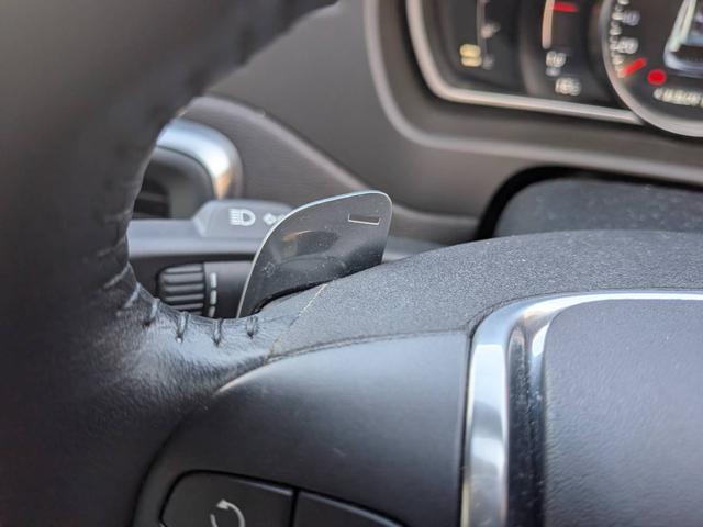 V40 クロスカントリーT5 AWD SEアンミカセレクション 走行距離16819km アンミカセレクション50台限定車 パノラマガラスルーフ アイボリー皮シート 内装ウッドパネル 18インチアルミ AWD(7枚目)