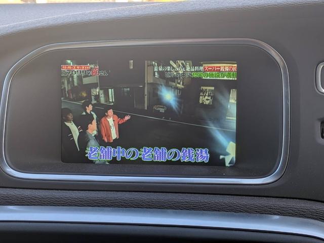 V40 クロスカントリーT5 AWD SEアンミカセレクション 走行距離16819km アンミカセレクション50台限定車 パノラマガラスルーフ アイボリー皮シート 内装ウッドパネル 18インチアルミ AWD(11枚目)