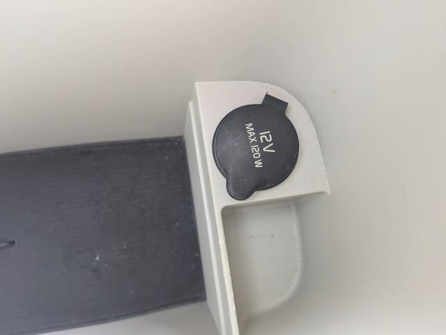 V40 クロスカントリーT5 AWD SEアンミカセレクション 走行距離16819km アンミカセレクション50台限定車 パノラマガラスルーフ アイボリー皮シート 内装ウッドパネル 18インチアルミ AWD(22枚目)