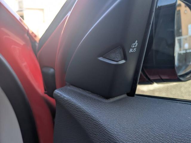 V40 クロスカントリーT5 AWD SEアンミカセレクション 走行距離16819km アンミカセレクション50台限定車 パノラマガラスルーフ アイボリー皮シート 内装ウッドパネル 18インチアルミ AWD(33枚目)