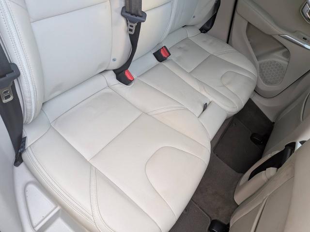 V40 クロスカントリーT5 AWD SEアンミカセレクション 走行距離16819km アンミカセレクション50台限定車 パノラマガラスルーフ アイボリー皮シート 内装ウッドパネル 18インチアルミ AWD(36枚目)