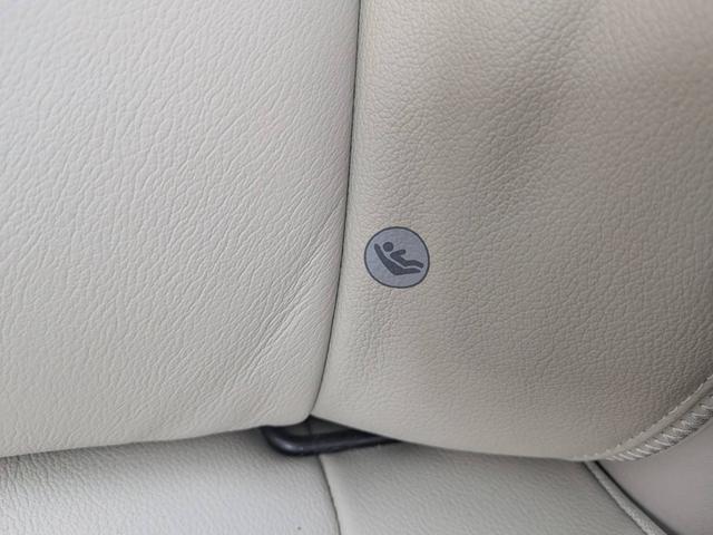 V40 クロスカントリーT5 AWD SEアンミカセレクション 走行距離16819km アンミカセレクション50台限定車 パノラマガラスルーフ アイボリー皮シート 内装ウッドパネル 18インチアルミ AWD(43枚目)