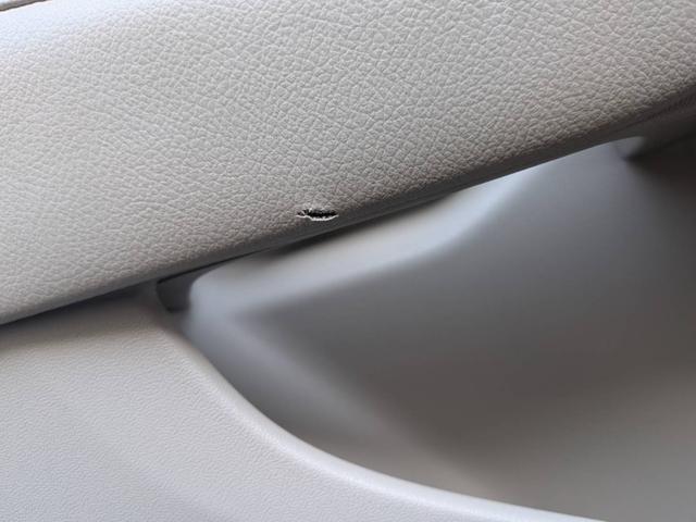 V40 クロスカントリーT5 AWD SEアンミカセレクション 走行距離16819km アンミカセレクション50台限定車 パノラマガラスルーフ アイボリー皮シート 内装ウッドパネル 18インチアルミ AWD(50枚目)