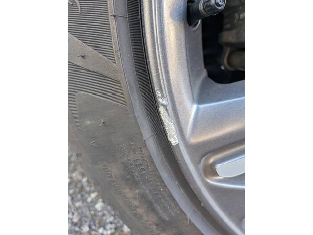 V40 クロスカントリーT5 AWD SEアンミカセレクション 走行距離16819km アンミカセレクション50台限定車 パノラマガラスルーフ アイボリー皮シート 内装ウッドパネル 18インチアルミ AWD(60枚目)