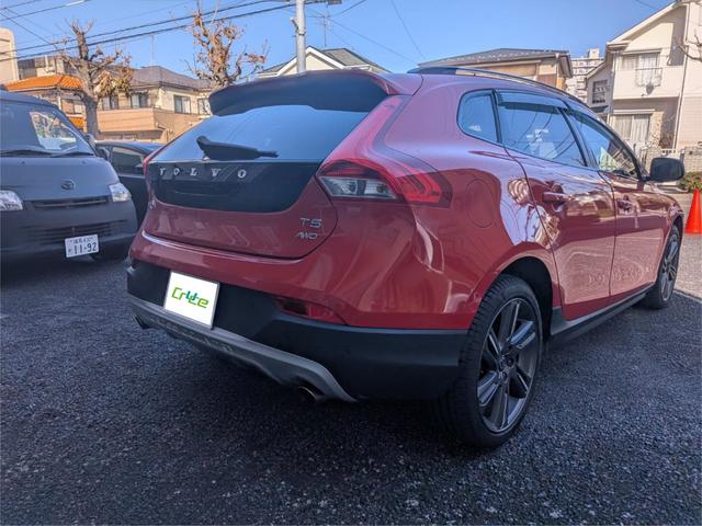 V40 クロスカントリーT5 AWD SEアンミカセレクション 走行距離16819km アンミカセレクション50台限定車 パノラマガラスルーフ アイボリー皮シート 内装ウッドパネル 18インチアルミ AWD(61枚目)