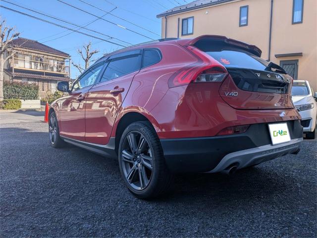 V40 クロスカントリーT5 AWD SEアンミカセレクション 走行距離16819km アンミカセレクション50台限定車 パノラマガラスルーフ アイボリー皮シート 内装ウッドパネル 18インチアルミ AWD(63枚目)