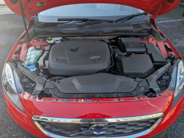 V40 クロスカントリーT5 AWD SEアンミカセレクション 走行距離16819km アンミカセレクション50台限定車 パノラマガラスルーフ アイボリー皮シート 内装ウッドパネル 18インチアルミ AWD(73枚目)