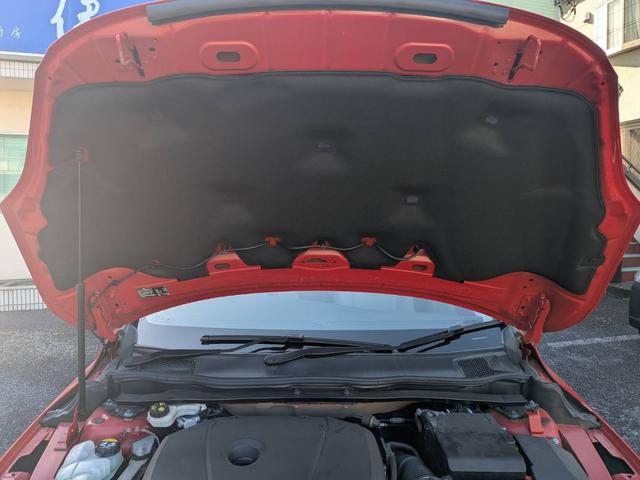 V40 クロスカントリーT5 AWD SEアンミカセレクション 走行距離16819km アンミカセレクション50台限定車 パノラマガラスルーフ アイボリー皮シート 内装ウッドパネル 18インチアルミ AWD(74枚目)