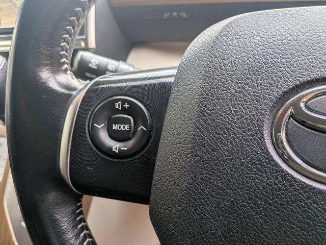 シエンタ Ｇ　助手席回転チルトシート車Ｂタイプ　７人乗り　人気のブラック／ブルーのツートンカラー　純正ナビＮ５２Ｔ－Ｗ６６Ｔ　テレビ　バックモニター　純正１６インチアルミ　左右パワースライドドア　シートヒーター（5枚目）