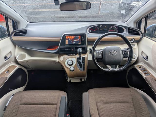 シエンタ Ｇ　助手席回転チルトシート車Ｂタイプ　７人乗り　人気のブラック／ブルーのツートンカラー　純正ナビＮ５２Ｔ－Ｗ６６Ｔ　テレビ　バックモニター　純正１６インチアルミ　左右パワースライドドア　シートヒーター（25枚目）