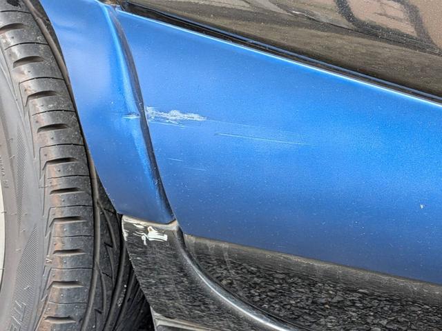 シエンタ Ｇ　助手席回転チルトシート車Ｂタイプ　７人乗り　人気のブラック／ブルーのツートンカラー　純正ナビＮ５２Ｔ－Ｗ６６Ｔ　テレビ　バックモニター　純正１６インチアルミ　左右パワースライドドア　シートヒーター（44枚目）