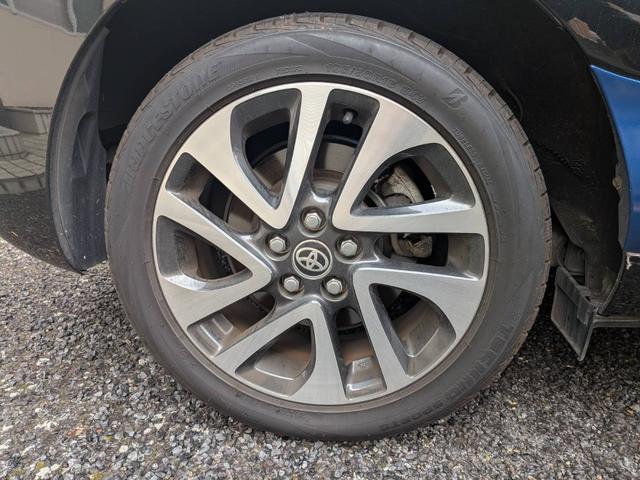 シエンタ Ｇ　助手席回転チルトシート車Ｂタイプ　７人乗り　人気のブラック／ブルーのツートンカラー　純正ナビＮ５２Ｔ－Ｗ６６Ｔ　テレビ　バックモニター　純正１６インチアルミ　左右パワースライドドア　シートヒーター（46枚目）