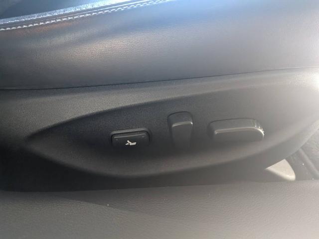 スカイライン ハイブリッド　ＧＴ　タイプＳＰ　サンルーフ　黒皮シート　プロパイロット　ブラインドスポットモニター　パワーシート　ハイブリッド　１９インチアルミ　シートヒーター　バックモニター　アラウンドビューモニター　ヘッドアップディスプレイ（18枚目）