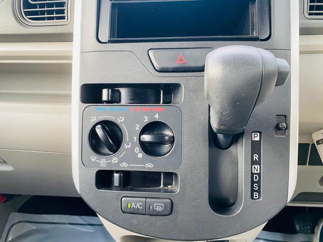 タント L ダブルエアバック キーフリーシステム 盗難警報装置 アイドリングSTOP オートエアコン 運転席エアバッグ パワステ 安全ボディ ベンチS 横滑り防止 PW ABS AUX端子(10枚目)