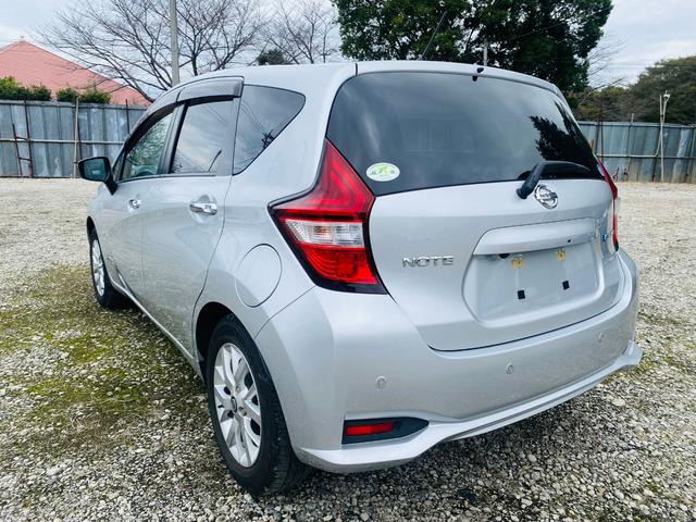 ノート e-パワー X クリソナ BTオーディオ 禁煙 オートライ 横滑防止装置 Rカメラ 運転席助手席エアバック 地デジ AUTOエアコン AUX接続 オートハイビーム 盗難防止システム 衝突安全ボディ ナビTV パワステ(36枚目)