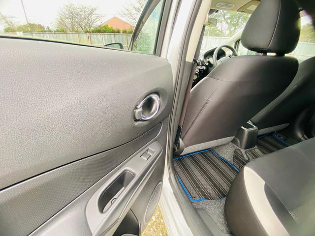 ノート e-パワー X クリソナ BTオーディオ 禁煙 オートライ 横滑防止装置 Rカメラ 運転席助手席エアバック 地デジ AUTOエアコン AUX接続 オートハイビーム 盗難防止システム 衝突安全ボディ ナビTV パワステ(56枚目)