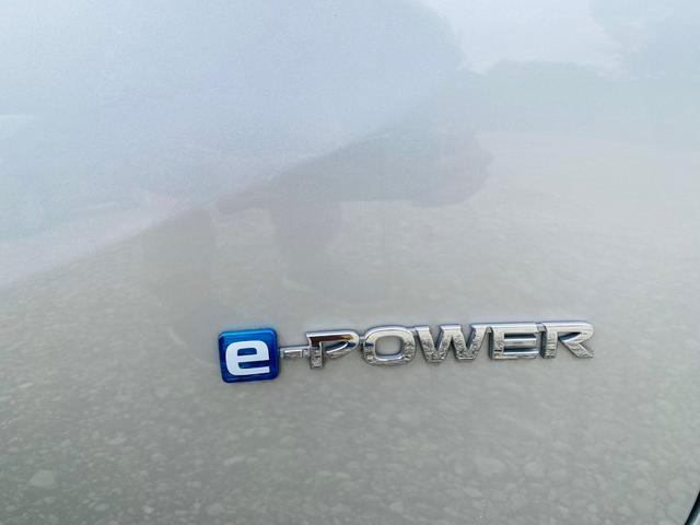 ノート e-パワー X クリソナ BTオーディオ 禁煙 オートライ 横滑防止装置 Rカメラ 運転席助手席エアバック 地デジ AUTOエアコン AUX接続 オートハイビーム 盗難防止システム 衝突安全ボディ ナビTV パワステ(57枚目)